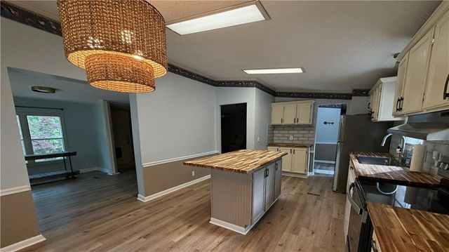 7911 Belton Bridge Road, Lula, GA 30554