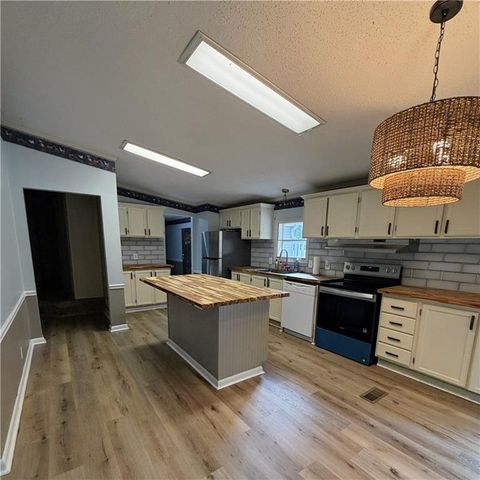 7911 Belton Bridge Road, Lula, GA 30554