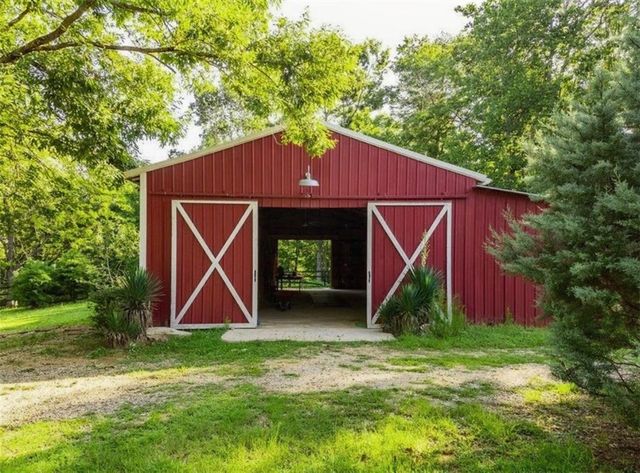 7911 Belton Bridge Road, Lula, GA 30554