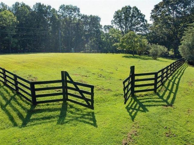 7911 Belton Bridge Road, Lula, GA 30554