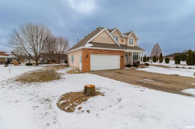 200 DOGWOOD Lane, Pekin, IL 61554