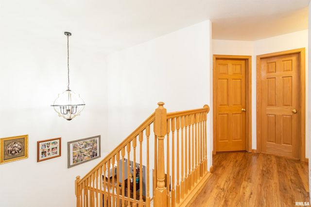 200 DOGWOOD Lane, Pekin, IL 61554