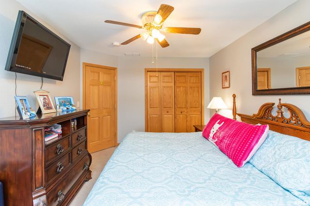 200 DOGWOOD Lane, Pekin, IL 61554