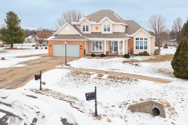 200 DOGWOOD Lane, Pekin, IL 61554