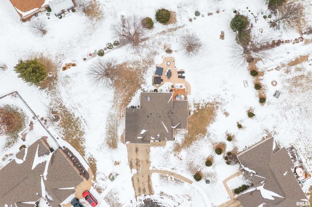 200 DOGWOOD Lane, Pekin, IL 61554