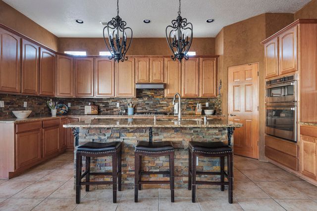 8709 Sandwater Road NW, Albuquerque, NM 87120