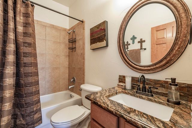 8709 Sandwater Road NW, Albuquerque, NM 87120