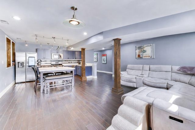 2314 W Farwell Avenue GW, Chicago, IL 60645