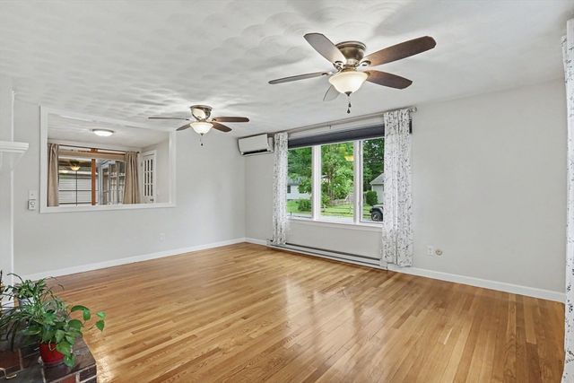 35 Park Forest Rd, Springfield, MA 01118