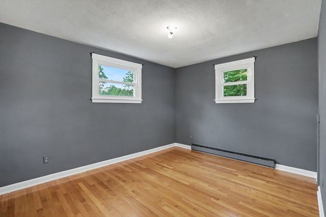 35 Park Forest Rd, Springfield, MA 01118