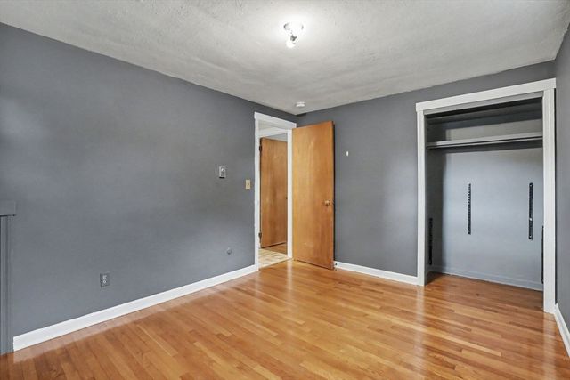 35 Park Forest Rd, Springfield, MA 01118