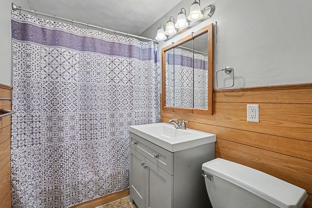 35 Park Forest Rd, Springfield, MA 01118