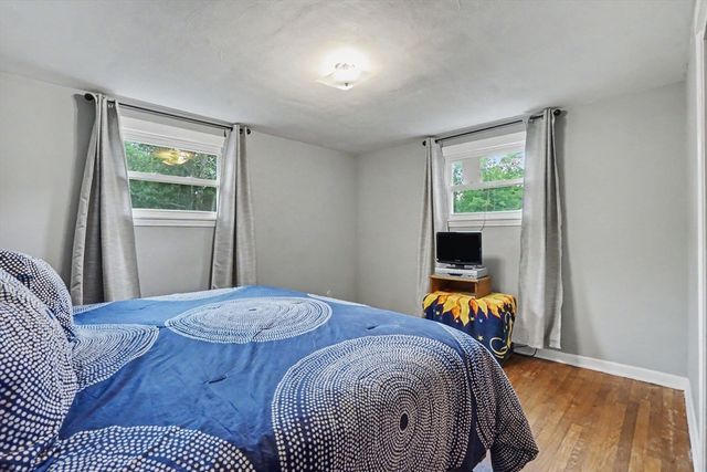 35 Park Forest Rd, Springfield, MA 01118