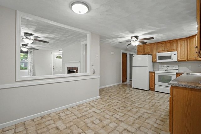 35 Park Forest Rd, Springfield, MA 01118