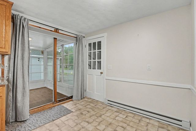 35 Park Forest Rd, Springfield, MA 01118