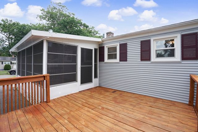 35 Park Forest Rd, Springfield, MA 01118