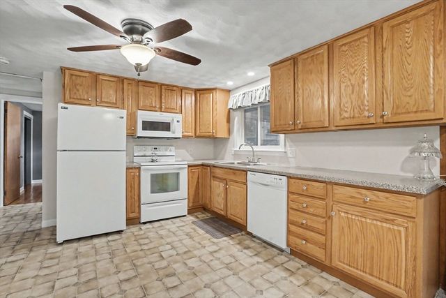 35 Park Forest Rd, Springfield, MA 01118