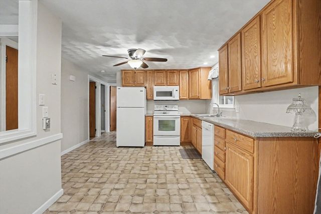 35 Park Forest Rd, Springfield, MA 01118