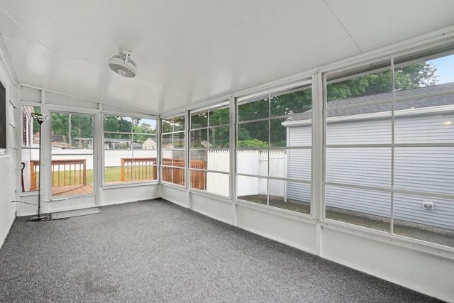 35 Park Forest Rd, Springfield, MA 01118