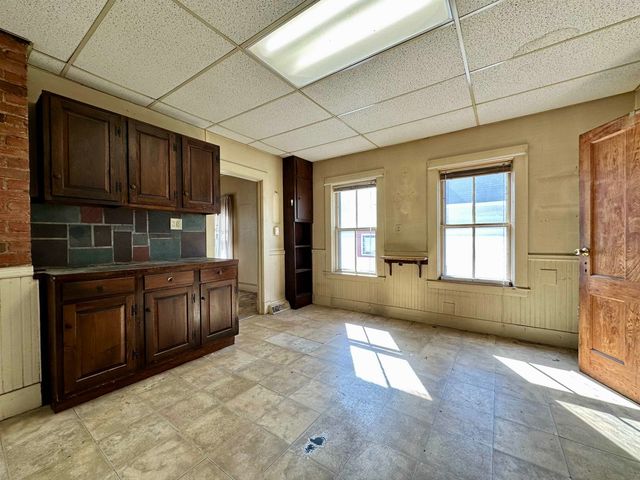 29 Hopkins Street, Rutland City, VT 05701