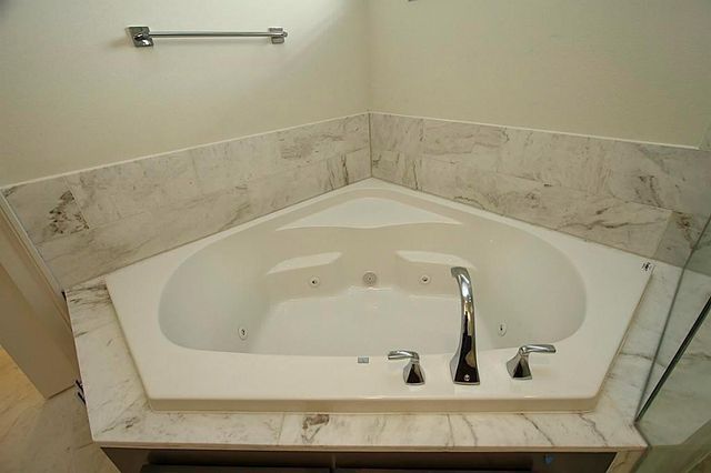 1810 Oakdale Street, Houston, TX 77004