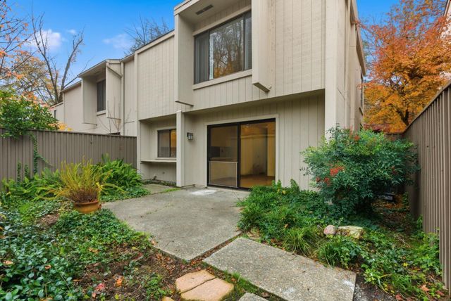 524 Hartnell Pl, Sacramento, CA 95825