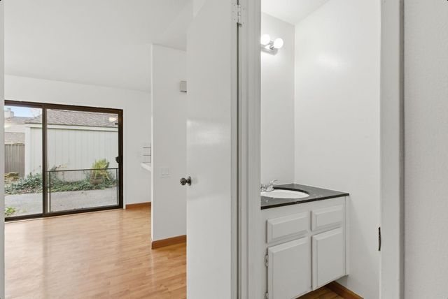 524 Hartnell Pl, Sacramento, CA 95825