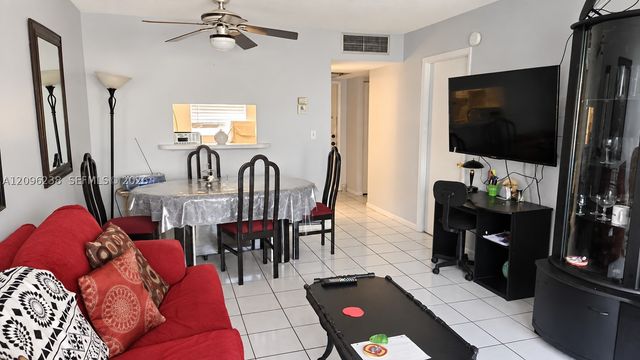 4441 NW 16th St J108, Lauderhill, FL 33313