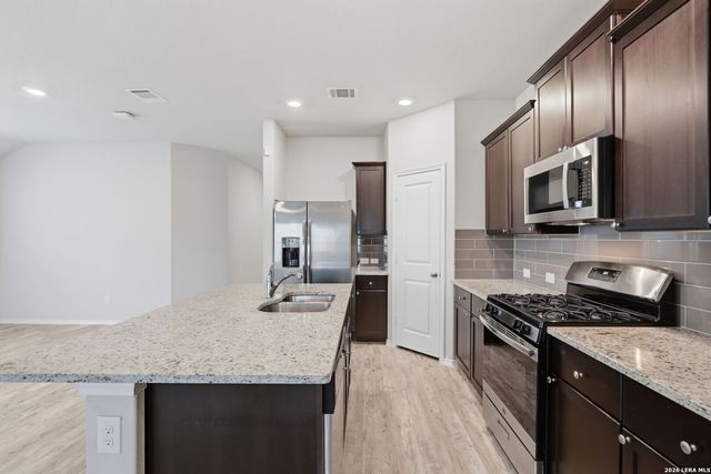 8449 Lamus Wheel, San Antonio, TX 78254