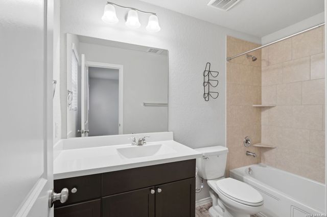 8449 Lamus Wheel, San Antonio, TX 78254