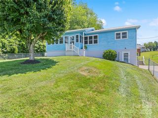 40 Warner Road, Canton, NC 28716