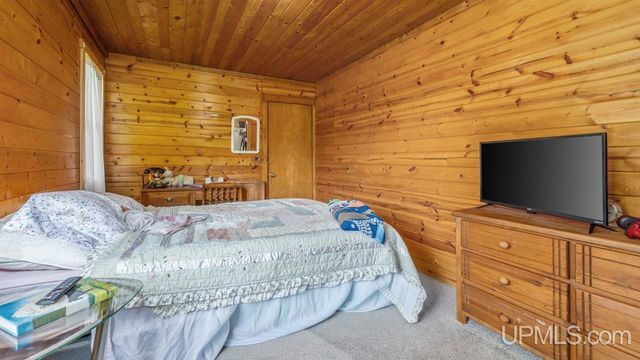 W-633 Fordville Road, Foster City, MI 49834