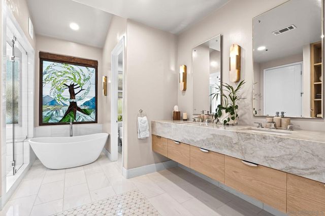 3369 Rocking Horse Cir, Encinitas, CA 92024