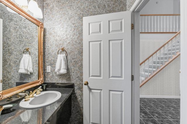 8040 Pepperwood Drive, Grand Blanc, MI 48439