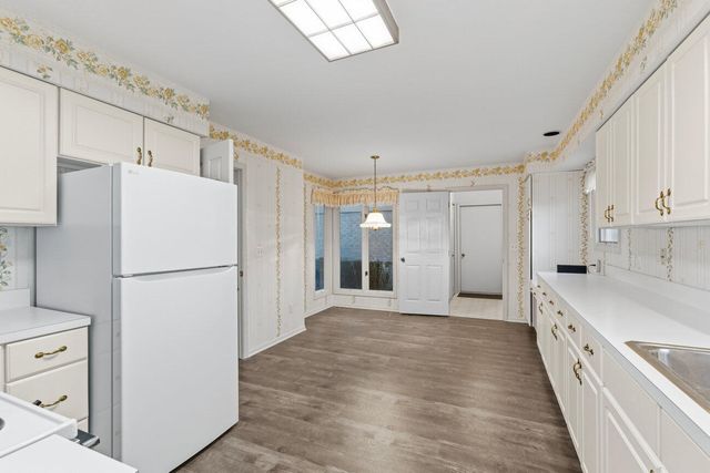 8040 Pepperwood Drive, Grand Blanc, MI 48439