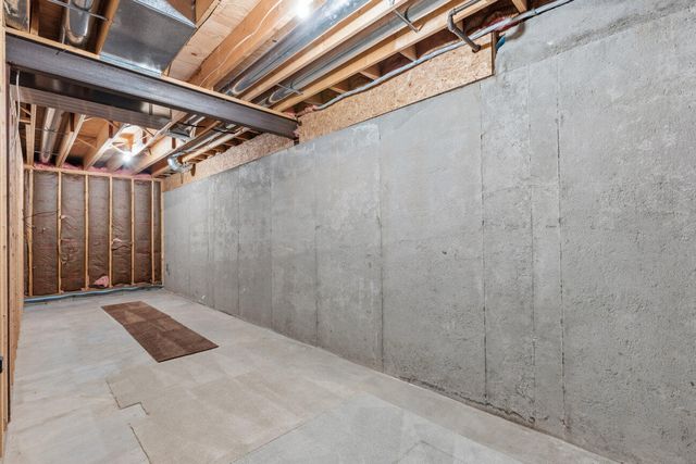 8040 Pepperwood Drive, Grand Blanc, MI 48439