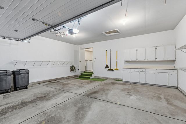 8040 Pepperwood Drive, Grand Blanc, MI 48439