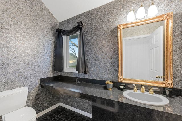 8040 Pepperwood Drive, Grand Blanc, MI 48439