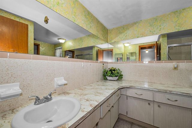 5834 EMBAY AVENUE, New Port Richey, FL 34652