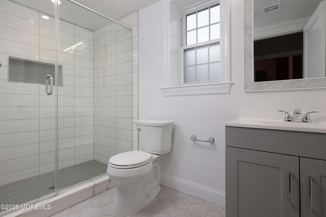 14 W Front Street, 3F, Red Bank, NJ 07701