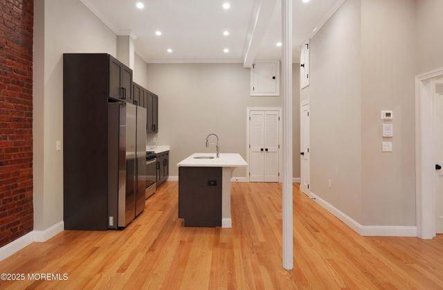 14 W Front Street, 3F, Red Bank, NJ 07701