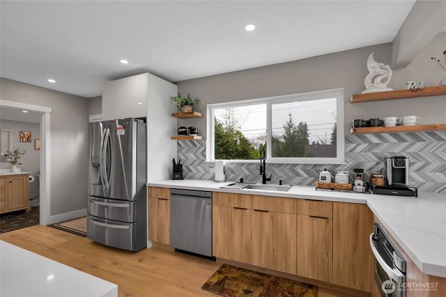 7901 16th Avenue SW, Seattle, WA 98106