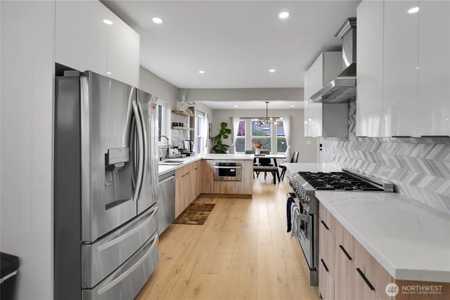 7901 16th Avenue SW, Seattle, WA 98106
