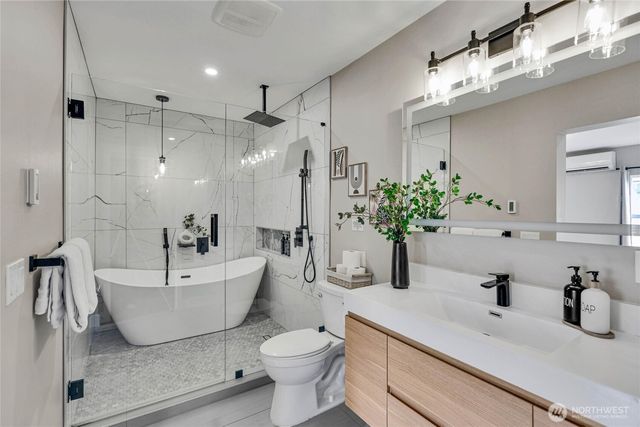 7901 16th Avenue SW, Seattle, WA 98106