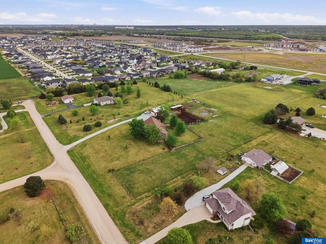 6830 SW 9 Street, Lincoln, NE 68523