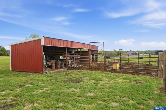 6830 SW 9 Street, Lincoln, NE 68523