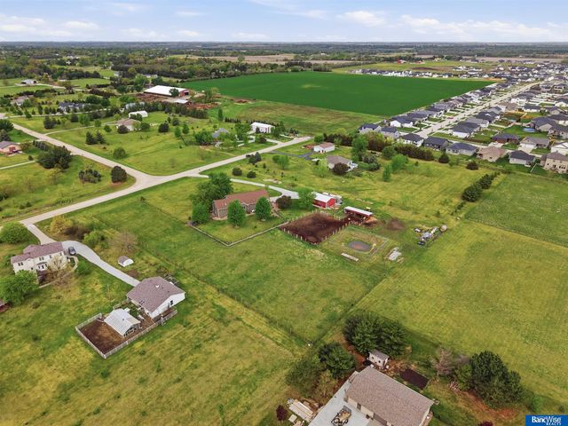 6830 SW 9 Street, Lincoln, NE 68523