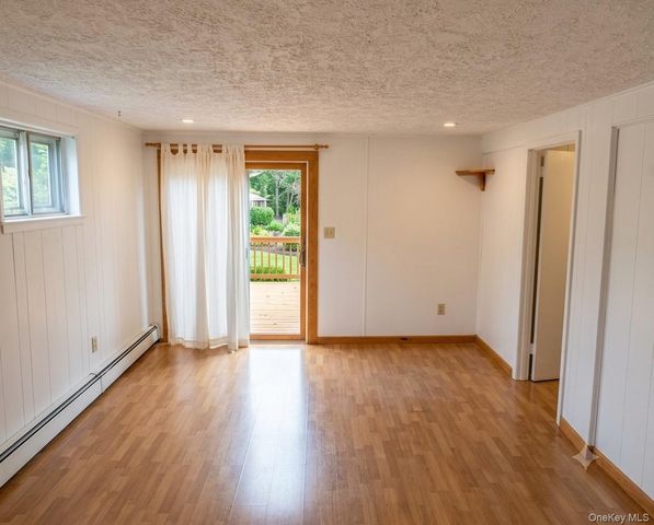 73 Cherokee Avenue, West Islip, NY 11795