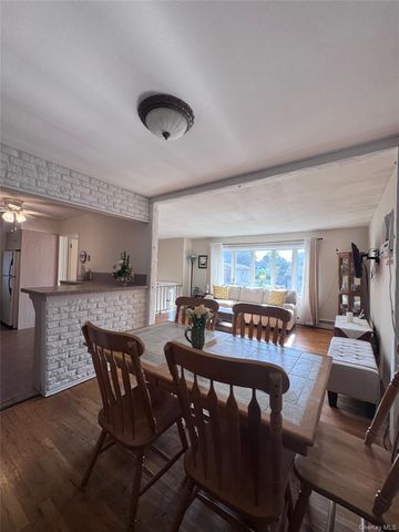 73 Cherokee Avenue, West Islip, NY 11795