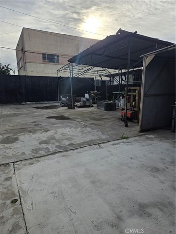 15532 Illinois, Paramount, CA 90723